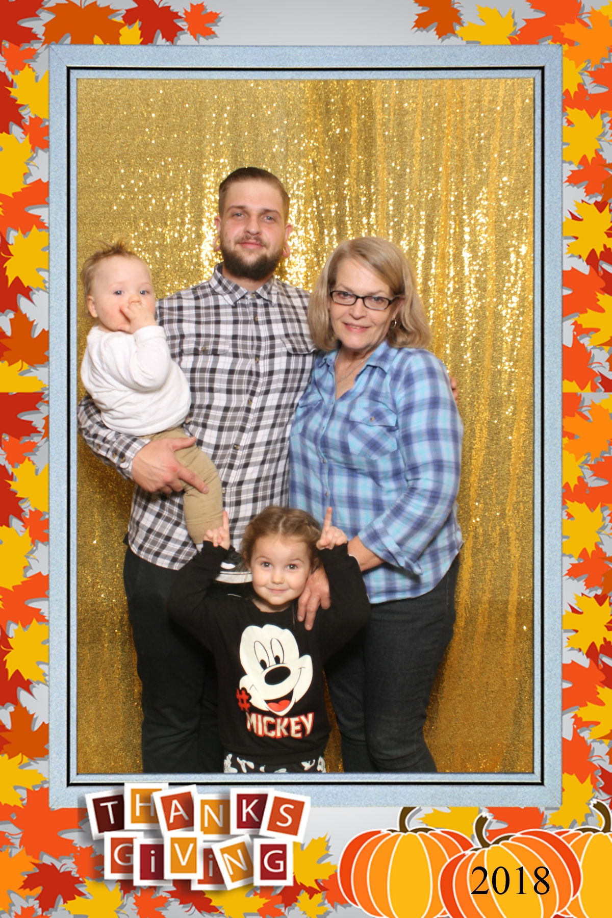 Thanksgiving 2018 | View more photos from the event at gallery.niknoxphotobox.com/u/NiKnox-Photo-Box/Thanksgiving-2018